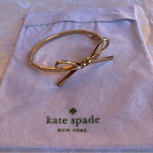 Kate Spade mini bow bangle bracelet gold tone